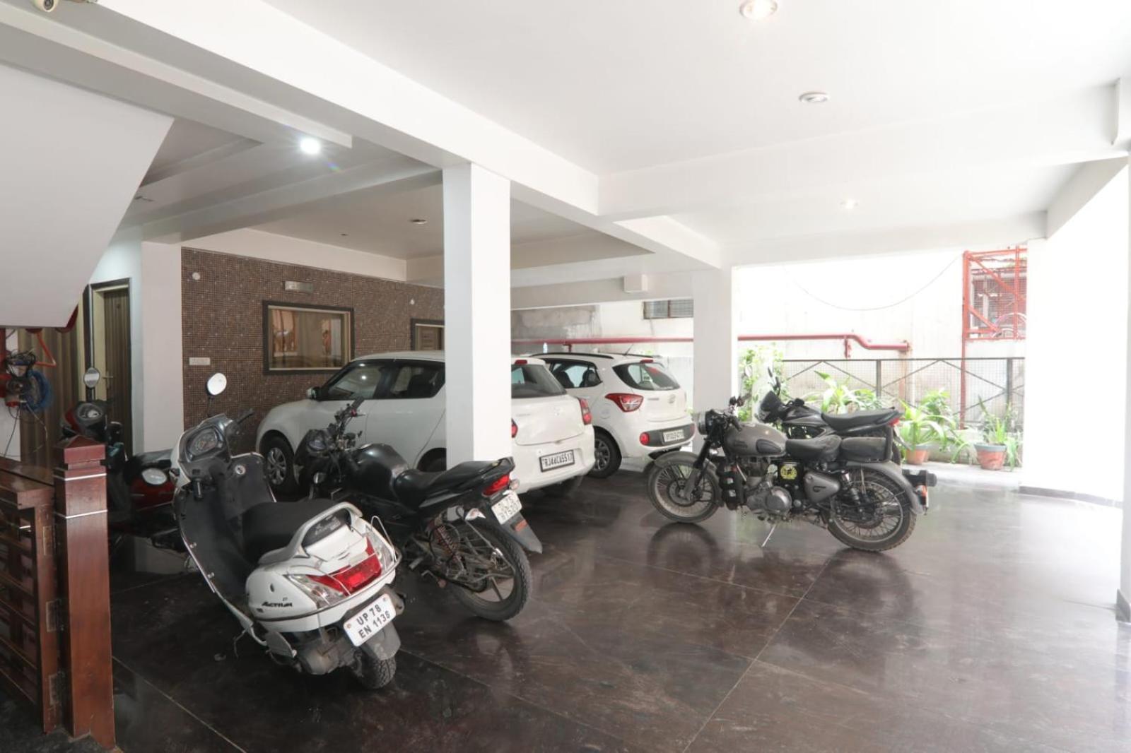 Hotel Global Inn -1 Km From Railway Station - Lift Food And Free Parking Lucknow Exterior foto
